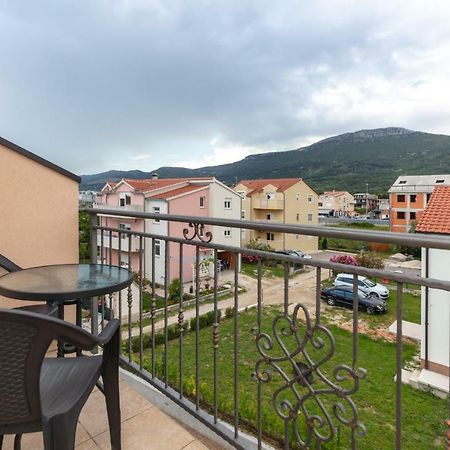 Villa Apartments Kordic Kaštela 외부 사진
